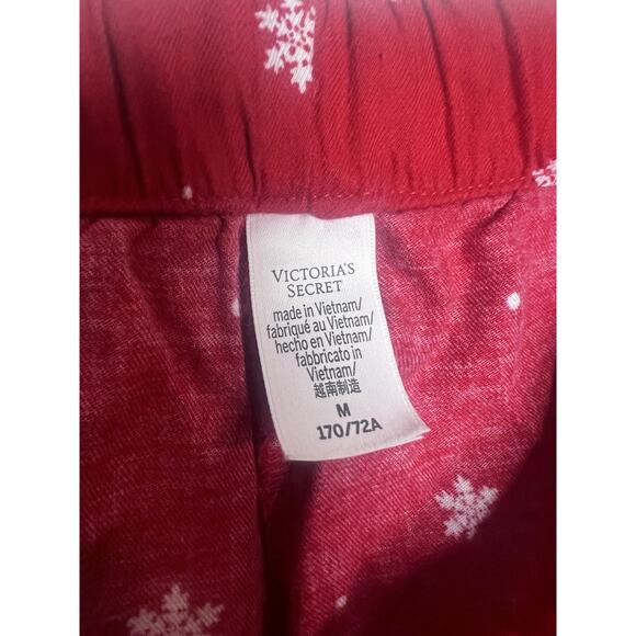 Victoria's Secret Short Sleeve Button Up Top and Shorts Size M Red w/Snowflakes - Picture 13 of 15
